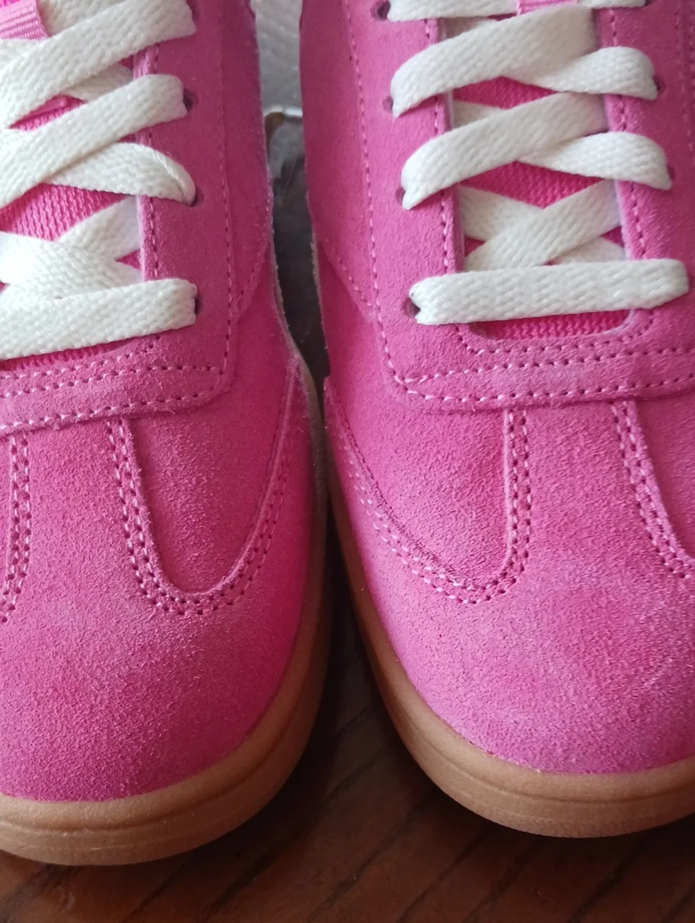 Reebok Women's Bright Pink Lace-Up Athletic Sneakers